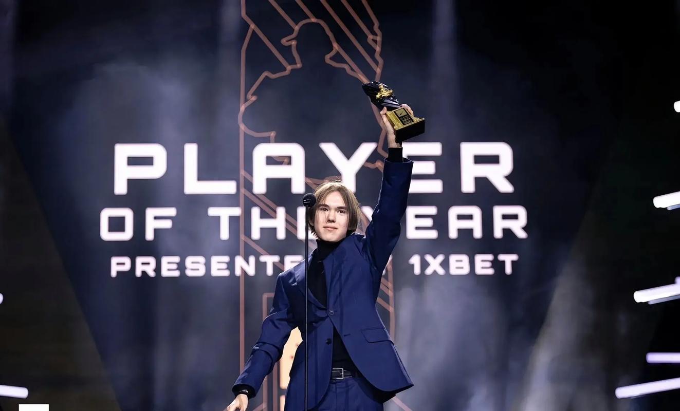 LPL 夏季分赛第5周第2天： CRISP 对阵 MISSING ， Rare Atom 对阵 ThunderTalk Gaming 。